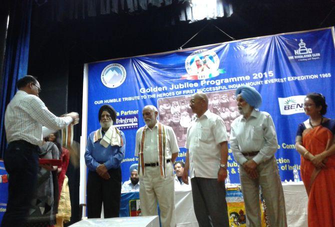 Kohli and his team being felicitated by the Indian Mountaineering Foundation in Kolkata