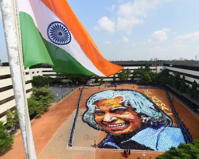 Around 6,000 students created a paper filigree of former President of India Dr APJ Abdul Kalam to mark his birth anniversary in Chennai.