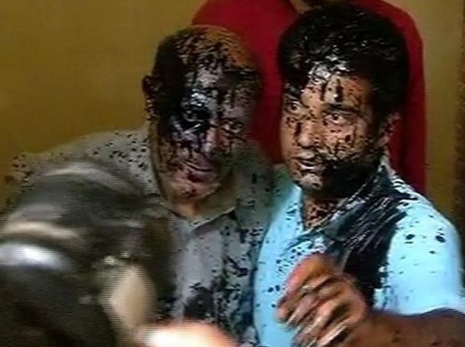 Activists from a right-wing organisation blackened the face of Independent Jammu and Kashmir MLA Sheikh Abdul Rashid using paint, ink and oil, protesting against his hosting a beef party in Srinagar.