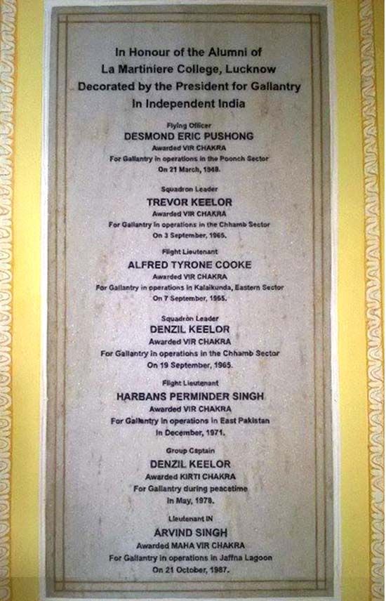 A list of students who gallantry awards for the country