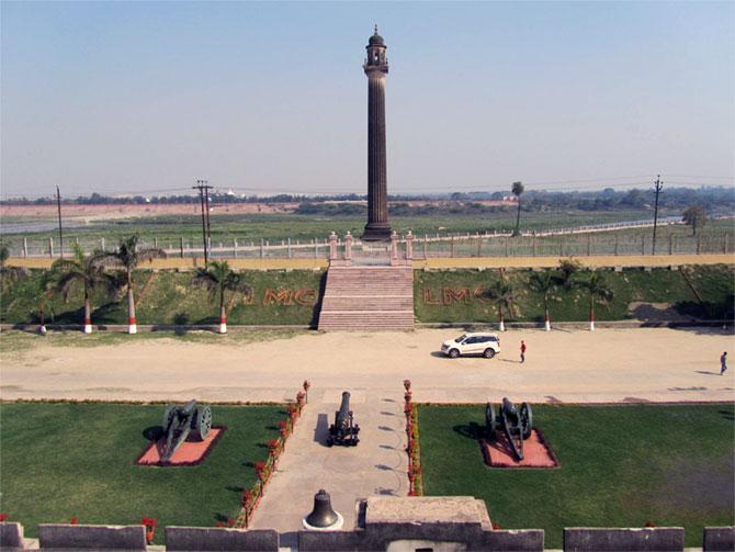 Canons in the school's forground