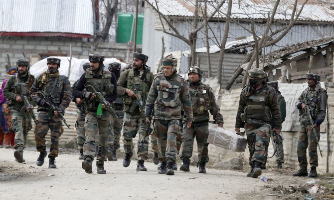  Indian Army soldiers during an encounter in Bandipore, Jammu and Kashmir, February 4, 2016. Photograph: Umar Ganie