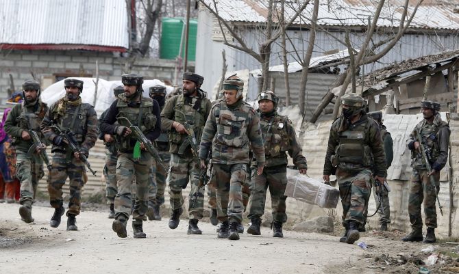Indian Army soldiers during an encounter in Bandipore, Jammu and Kashmir, February 4, 2016. Photograph: Umar Ganie