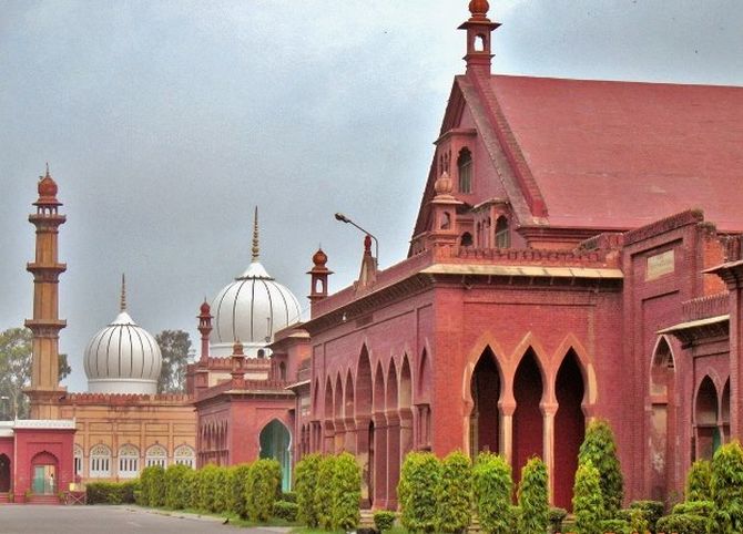National institute can also be minority one: SC on AMU