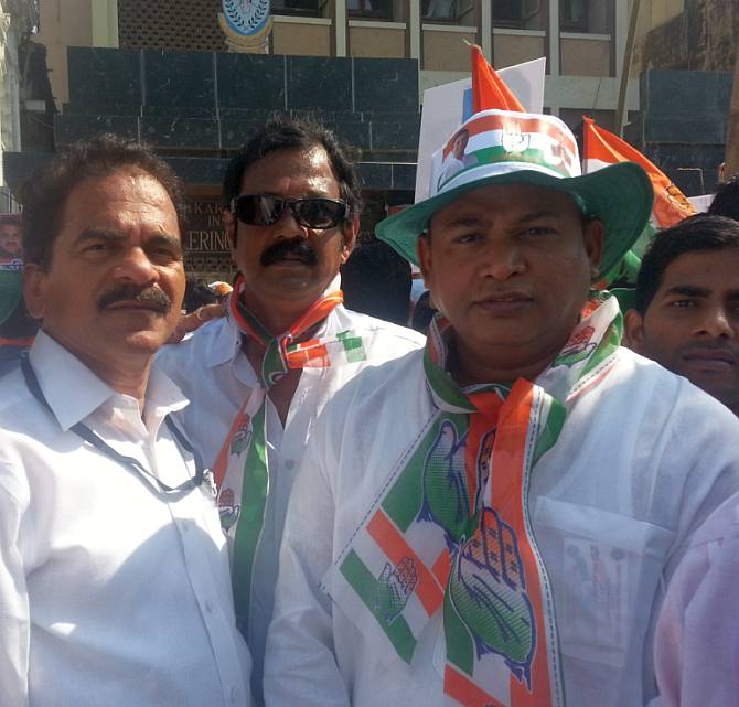 State Congress spokesperson Arun sawant with his followers
