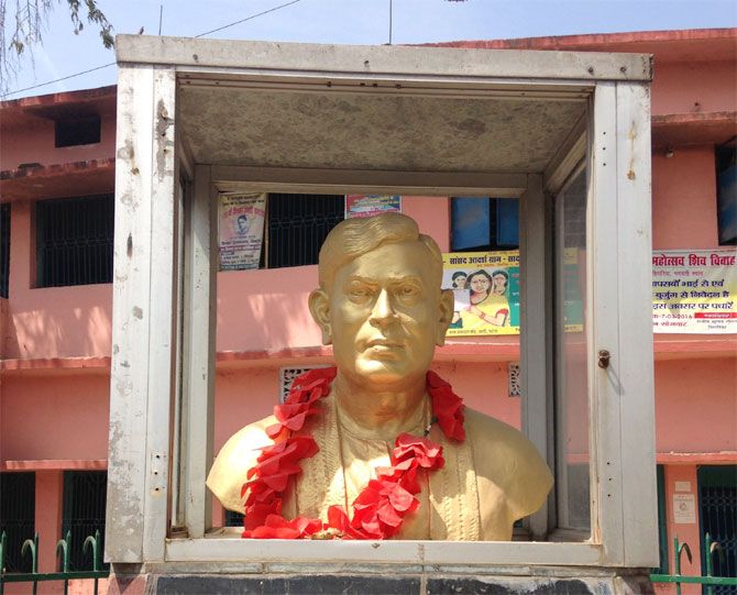 The bust of Ramdhari Singh Dinkar in his native village in Bihar