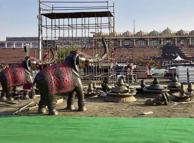 Workers make final arrangements for the three-day World Cultural Festival organised by spiritual guru Sri Sri Ravi Shankar in New Delhi. Photograph: Kamal Kishore/PTI