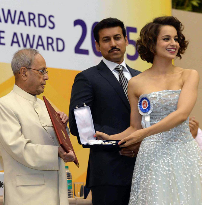 Kangana Ranaut receives her National Award from President Pranab Mukherjee
