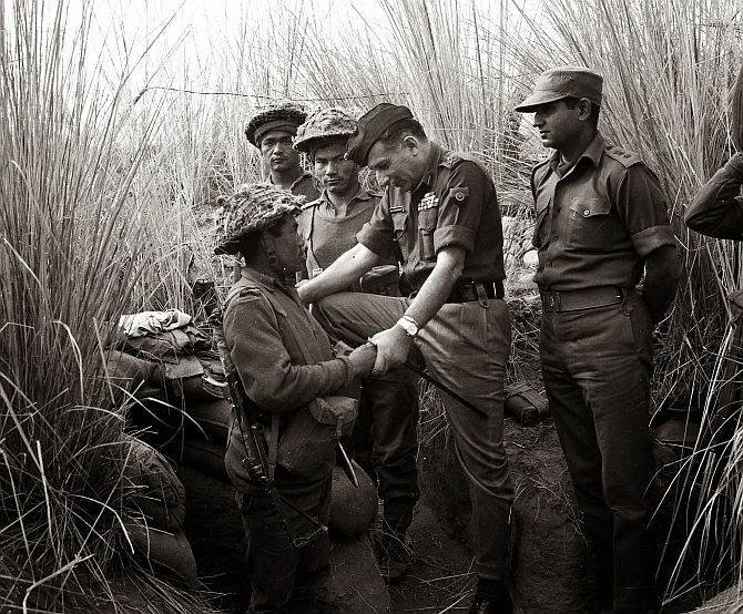 Field Marshal (then General) Sam Maneckshaw with troops during the 1971 War.