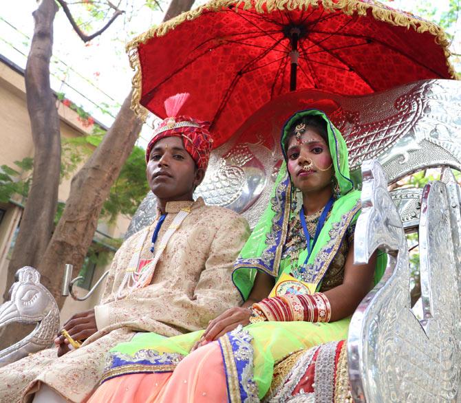 A quick chariot ride before the saat pheras.