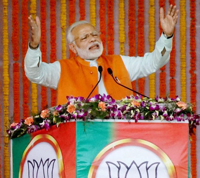 Prime Minister Narendra Modi addresses the BJP's Parivartan Rally in Ghazipur. Photograph: PTI Photo