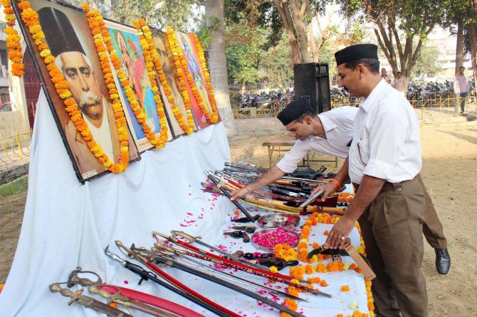 Attracting youths not primary motive behind new uniform, says RSS - News18