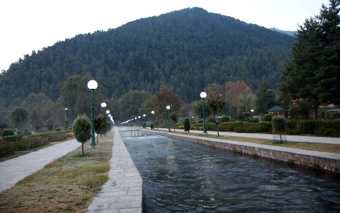 Water flows out of the kund at Verinag.