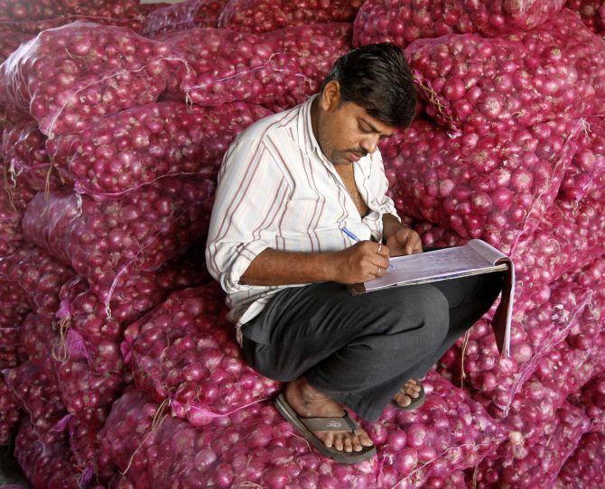 Govt Starts Discounted Onion Sale at Rs 35/kg in Delhi-NCR, Mumbai