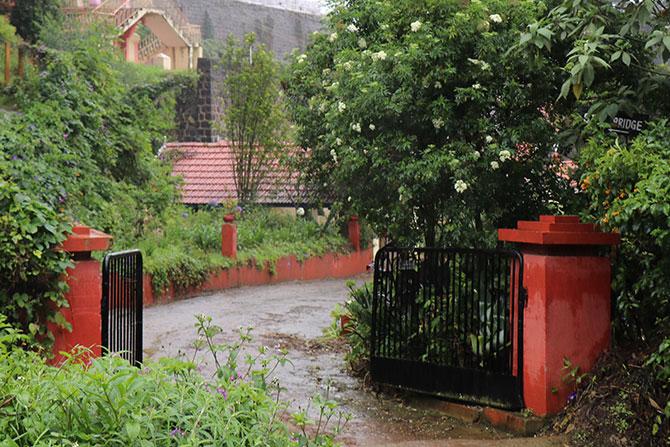 The gate to Stockbridge House