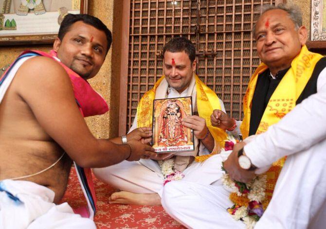 Rahul Gandhi at the Ranchhod Raiji Mandir during his Gujarat campaign. Photograph: Kind courtesy @INCIndia/Twitter