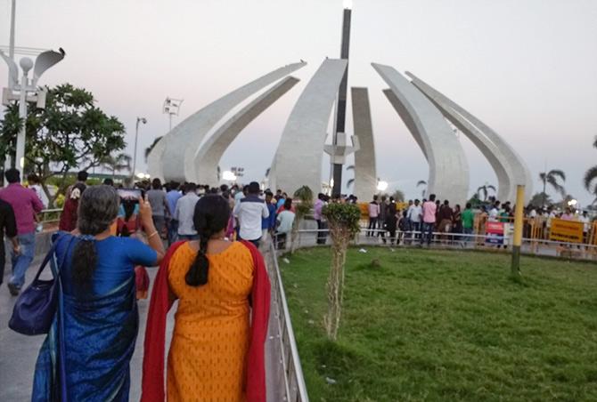 The national obsession of taking pictures at the memorial