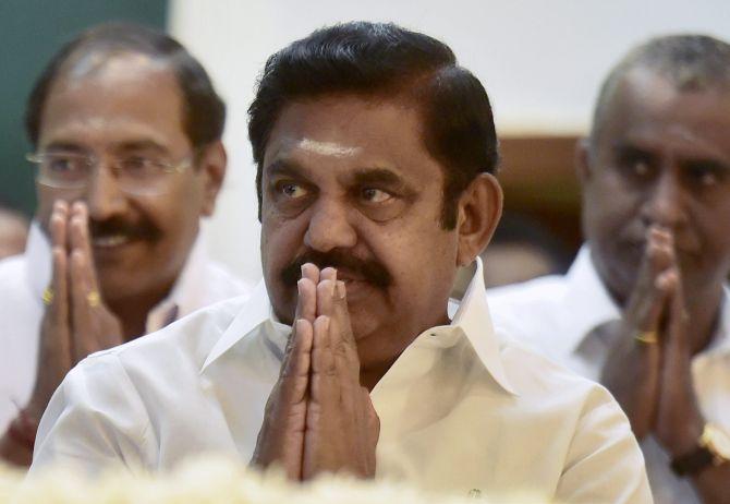 SC sets aside order in graft case against Palaniswami