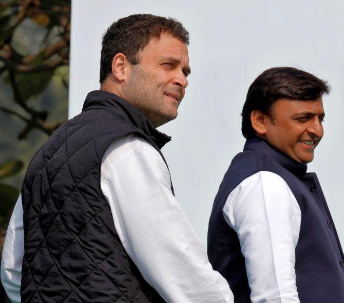 Rahul gandhi with Akhilesh Yadav