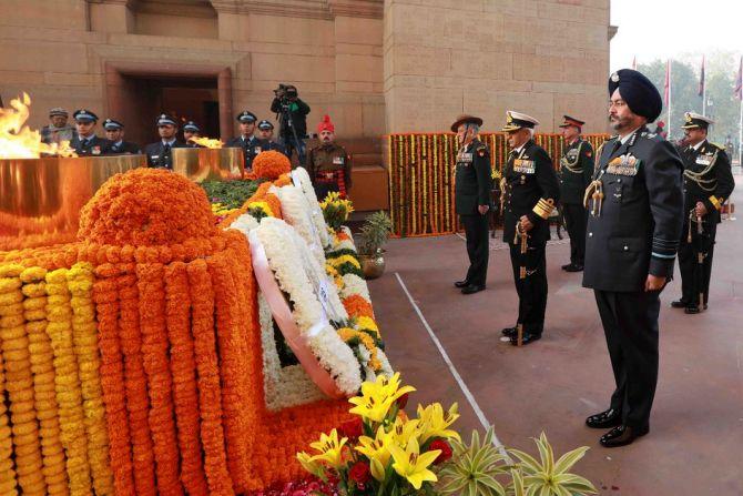 Modi joins the nation in saluting soldiers on Army Day - Rediff.com ...