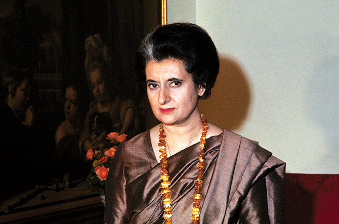Indira Gandhi: 15 năm chèo lái Ấn Độ và vụ ám sát kinh hoàng