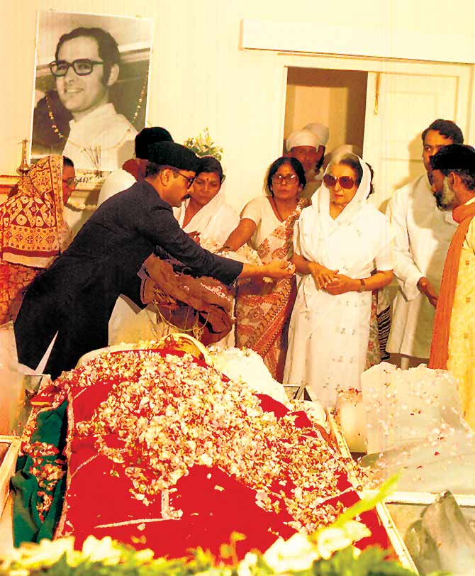A shattered Indira Gandhi after the death of her beloved son, Snajay