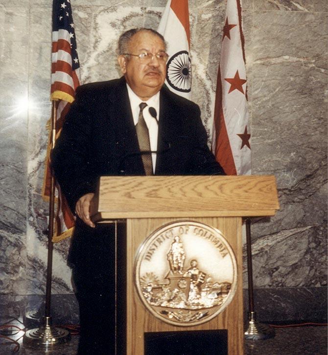 Naresh Chandra addresses the media in Washington, DC