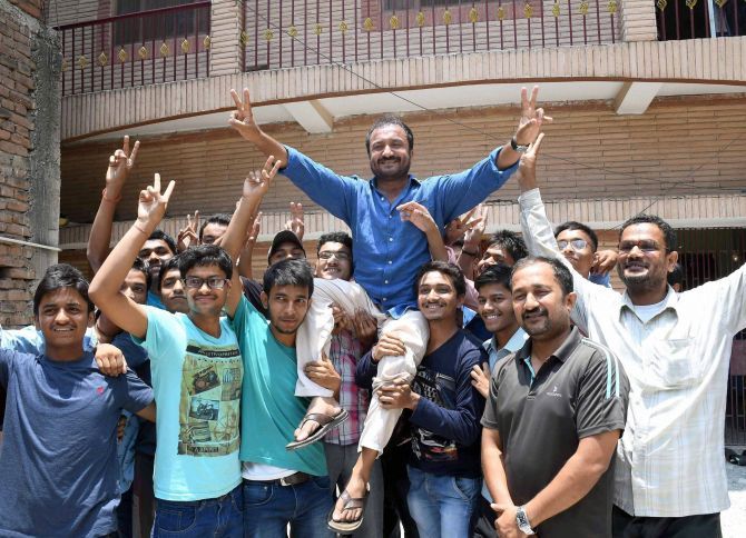 30 students from Super 30 crack IIT-JEE this year