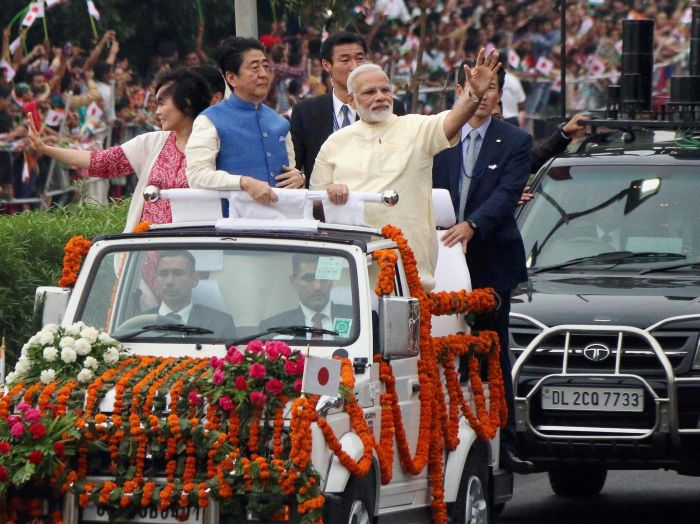 PHOTOS: Modi, Abe hold road show in Ahmedabad - Rediff.com India News