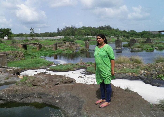 A 'barefoot' lawyer in Vapi