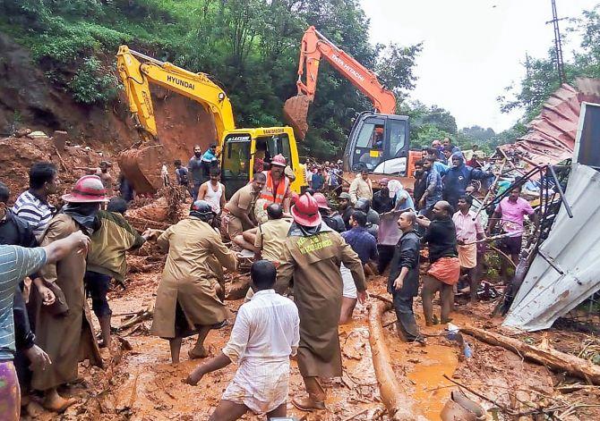 Rain havoc continues in Kerala, all 5 gates of Idukki reservoir opened ...