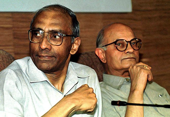 Brajesh Mishra, right, a former Indian Foreign Service officer himself, and then foreign secretary K Raghunath address a news conference in New Delhi, May 11 1998, elaborating on India's nuclear policy after India conducted three underground nuclear tests, its first in 24 years. Photograph: Reuters