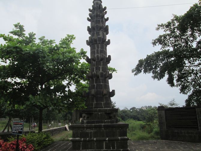 A traditional victory column