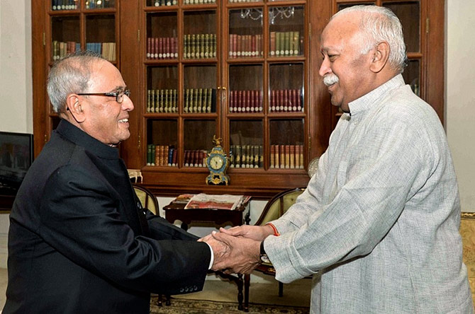 Pranab Mukherjee meets Mohan Bhagwat