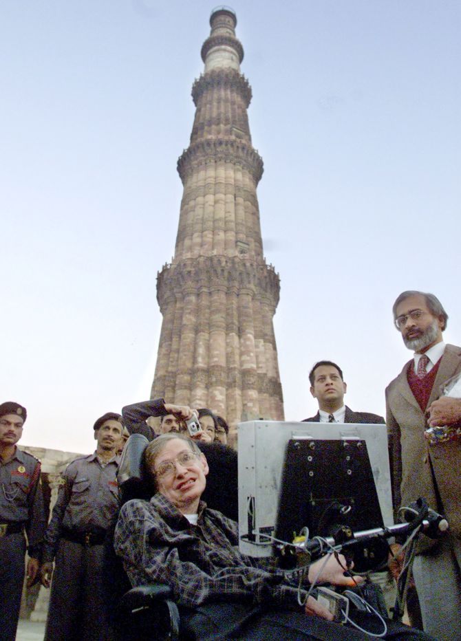 Stephen Hawking at Qutub Minar