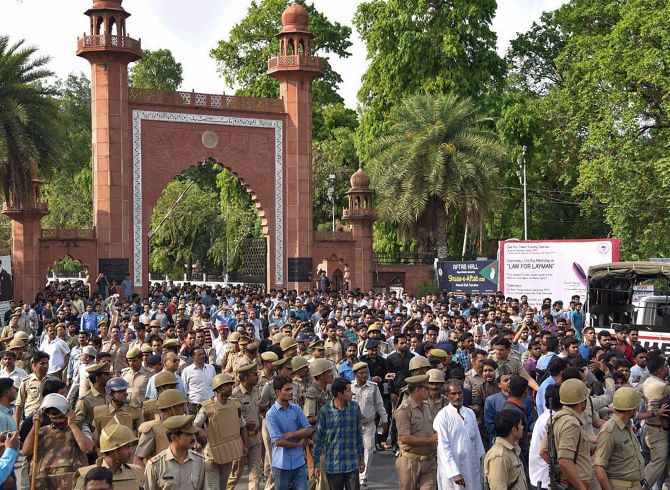 Protests Clashes In Aligarh Muslim University Over Jinnah S Portrait India News