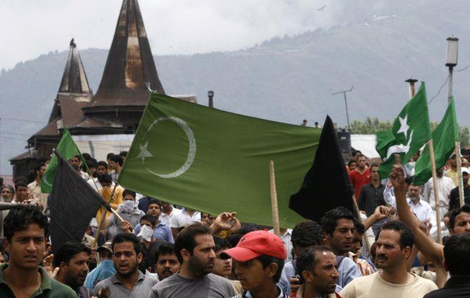 Flags of Muslim Countries With a Crescent Moon