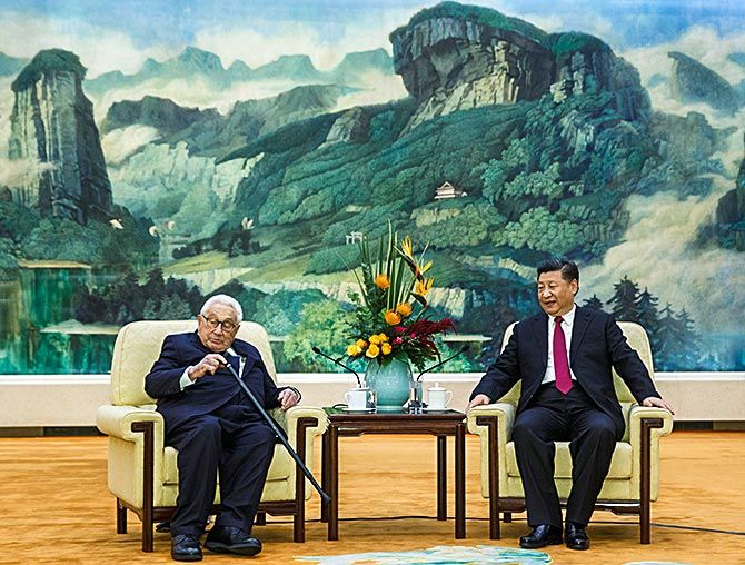 Xi Jinping meets former US secretary of state Henry Kissinger at the Great Hall of the People in Beijing, November 8, 2018.