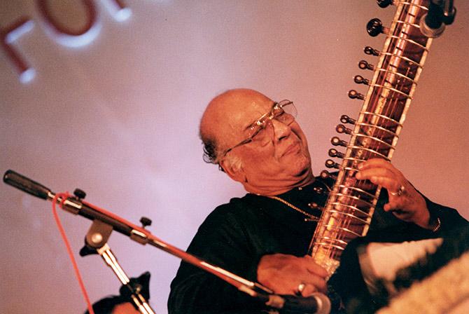 Ustad Vilayat Khan