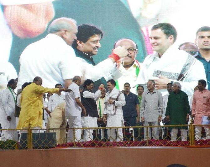 Rahul Gandhi being felicitated by Congress leaders in Nanded, April 15, 2019. Photograph: Dhananjay Kulkarni