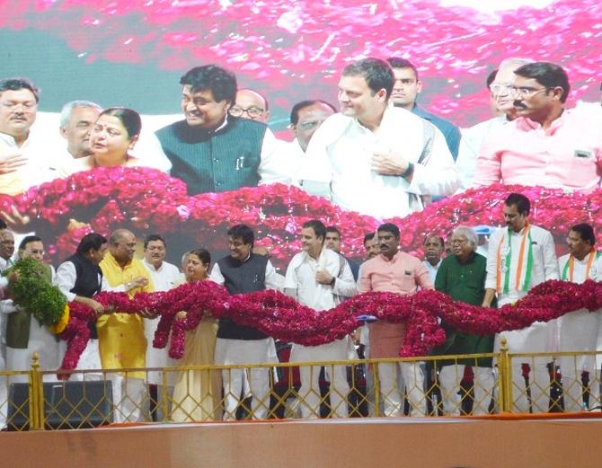 Rahul Gandhi being felicitated by Congress leaders in Nanded, April 15, 2019. Photograph: Dhananjay Kulkarni