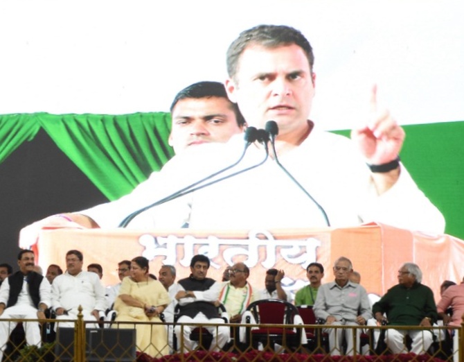 Congress leaders listen to Rahul Gandhi's speech in Nanded, April 15, 2019. Photograph: Dhananjay Kulkarni