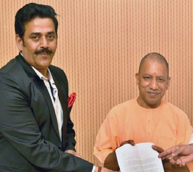 Does Yogi want Ravi Kishan elected from Gorakhpur?