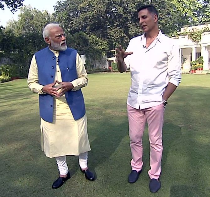 Narendra Damodardas Modi with Rajeev Bhatia aka Akshay Kumar.