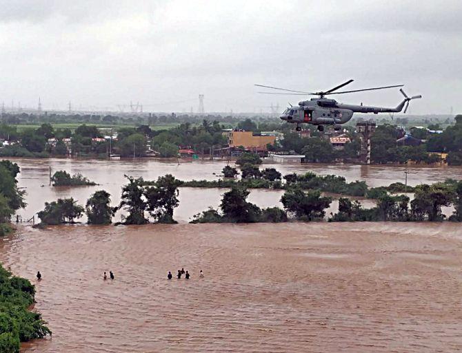 Floods Wreak Havoc In Maharashtra, K'taka, Kerala - Rediff.com India News