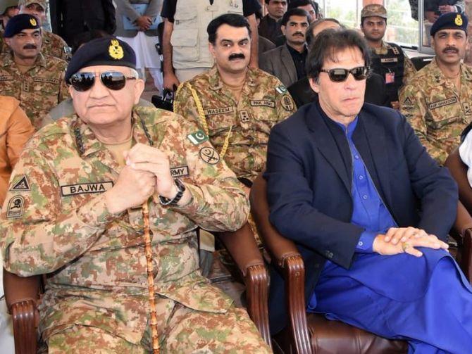 Pakistan Army chief General Qamar Javed Bajwa with Prime Minister Imran Khan. Photograph: Kind courtesy @OfficialDGISPR/Twitter