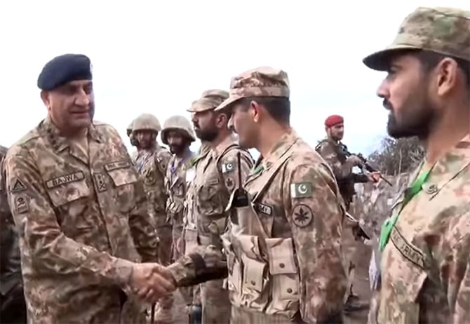 Pakistan army chief General Qamar Javed Bajwa at the Line of Control, February 22, 2019. Photograph: www.ispr.gov.pk