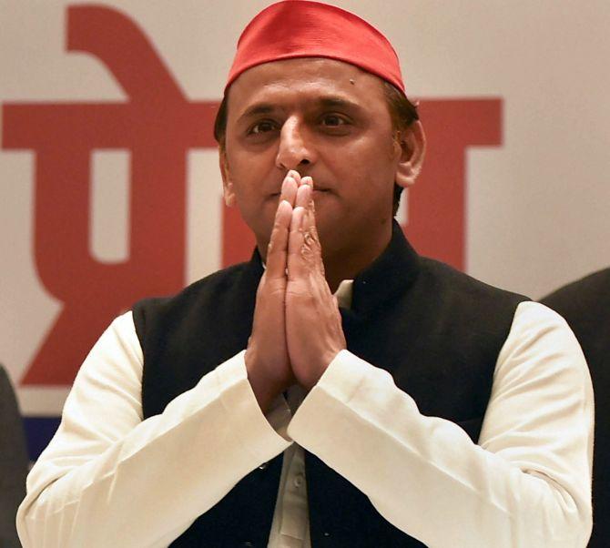 CBI officer probing 'role' of Akhilesh Yadav in illegal ...