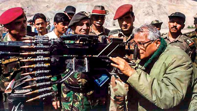 George Fernandes in Kargil