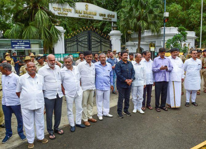 congress: Congress top brass meets Karnataka leaders to hammer strategy for  2024 LS Polls